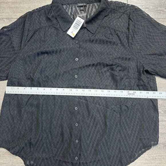 Nwt Women Torrid Deep Black Sheer Madison Clip Dot Zig Zag Button Top Size 1x - Picture 4 of 5